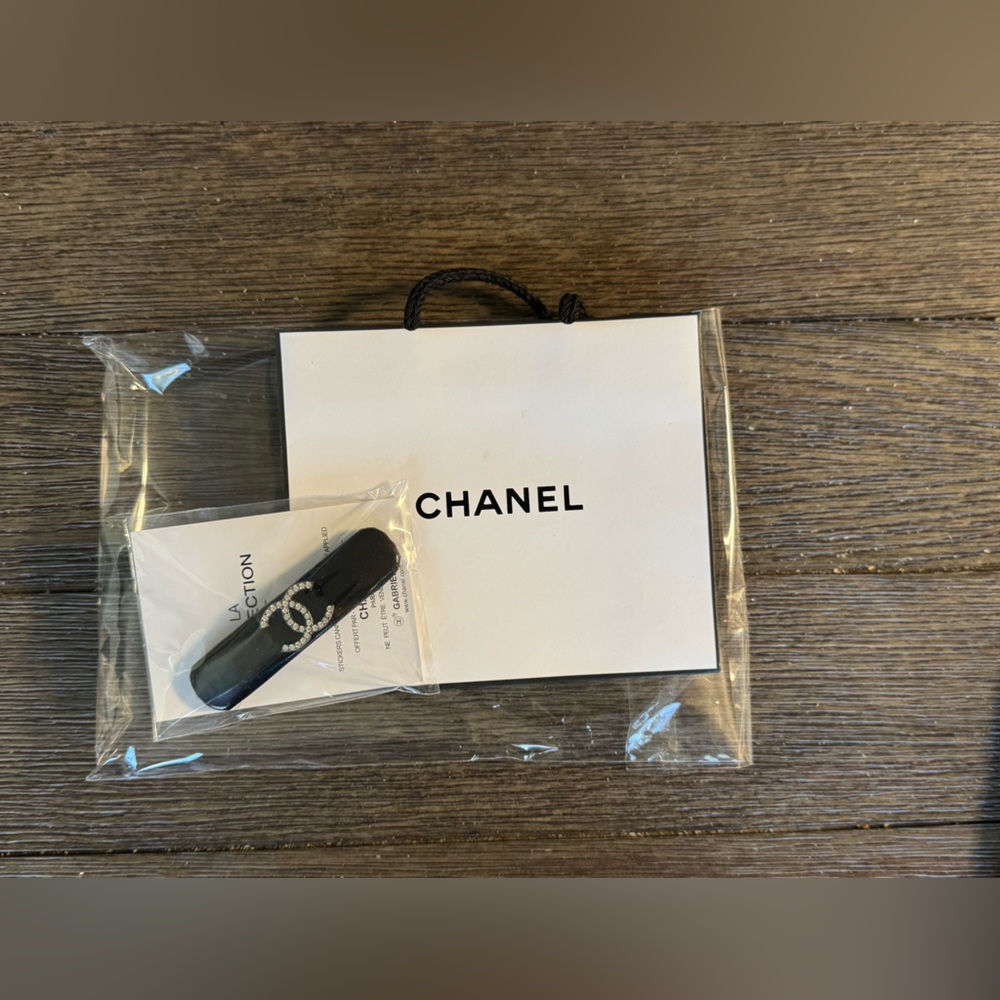 Chanel Bag + Chanel Makeup Black Clip with Silver Logo